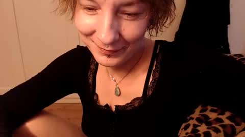Snapshot of ifk_donkeysfr chatting on October 18, 5:22 am Ifk Donkeys online show from October 18, 5:22 am