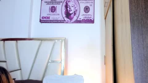 Snapshot of im_brittany_333 chatting on February 21, 11:22 am im_brittany_333 online show from February 21, 11:22 am