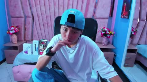 Snapshot of im_mathias chatting on March 5, 2:42 am mathias online show from March 5, 2:42 am