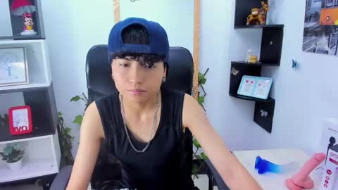 Snapshot of im_mathias chatting on October 8, 7:37 pm mathias online show from October 8, 7:37 pm
