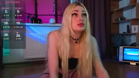 Snapshot of inchcaser chatting on September 24, 8:59 pm Dina Help me reach 100 likes online show from September 24, 8:59 pm