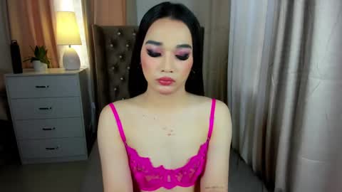 Snapshot of indestructabletrixie chatting on December 20, 7:12 am indestructabletrixie online show from December 20, 7:12 am