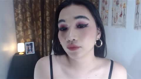 Snapshot of indestructabletrixie chatting on January 7, 9:46 pm indestructabletrixie online show from January 7, 9:46 pm