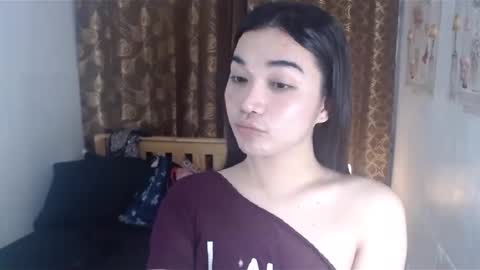 Snapshot of indestructabletrixie chatting on January 31, 2:07 pm indestructabletrixie online show from January 31, 2:07 pm