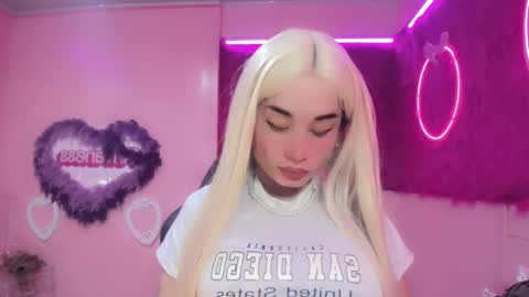 Snapshot of irina_lechera_ chatting on December 3, 11:29 am Irina online show from December 3, 11:29 am