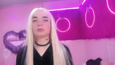 Snapshot of irina_lechera_ chatting on December 6, 11:39 am Irina online show from December 6, 11:39 am