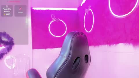 Snapshot of irina_lechera_ chatting on December 20, 8:12 pm Irina online show from December 20, 8:12 pm