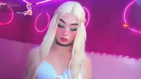Snapshot of irina_lechera_ chatting on February 4, 10:02 pm Irina online show from February 4, 10:02 pm
