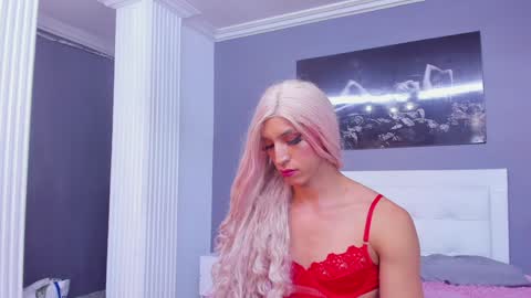Snapshot of isa_lancaster chatting on December 19, 7:51 pm Isa Lancaster online show from December 19, 7:51 pm