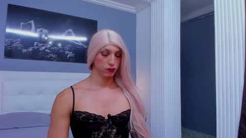Snapshot of isa_lancaster chatting on February 24, 7:30 pm Isa Lancaster online show from February 24, 7:30 pm
