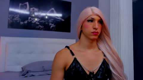 Snapshot of isa_lancaster chatting on March 1, 7:26 pm Isa Lancaster online show from March 1, 7:26 pm