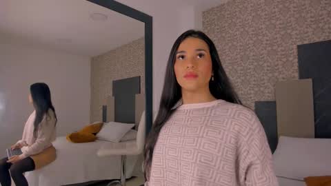 Isa  online show from October 17, 3:37 pm