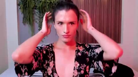 Snapshot of isabelfernandez chatting on September 26, 6:43 am IsabelFernandez online show from September 26, 6:43 am