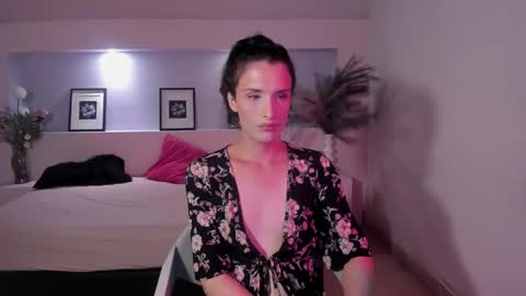 Snapshot of isabelfernandez chatting on September 27, 6:44 am IsabelFernandez online show from September 27, 6:44 am