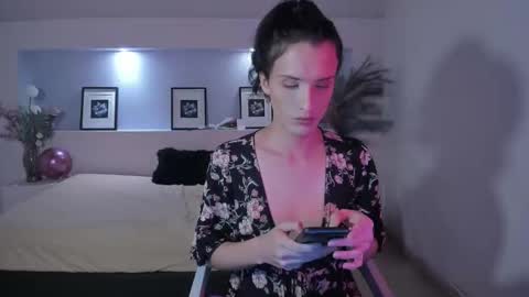 Snapshot of isabelfernandez chatting on September 28, 6:45 am IsabelFernandez online show from September 28, 6:45 am