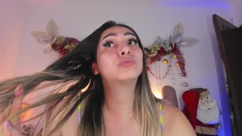 Snapshot of isabellas_smith chatting on December 21, 12:20 am Martina IG martissmith01 online show from December 21, 12:20 am