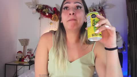 Snapshot of isabellas_smith chatting on January 2, 9:39 pm Martina IG martissmith01 online show from January 2, 9:39 pm