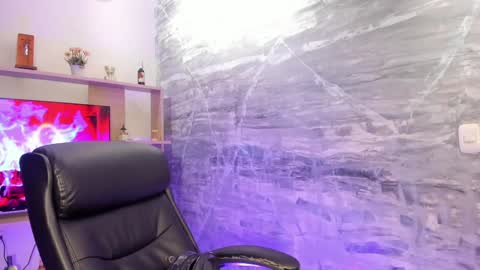 Snapshot of isabellefoxx chatting on December 19, 4:13 am Isa online show from December 19, 4:13 am