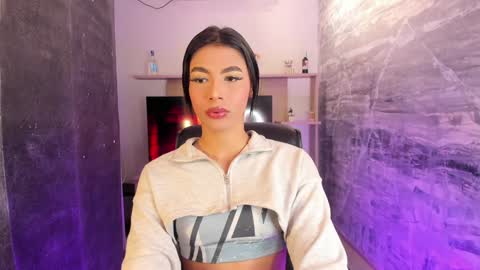 Snapshot of isabellefoxx chatting on January 8, 5:27 am Isa online show from January 8, 5:27 am