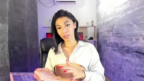 Snapshot of isabellefoxx chatting on January 18, 5:36 am Isa online show from January 18, 5:36 am