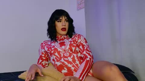 Snapshot of isahilton1 chatting on September 22, 9:53 pm Isabella Hilton online show from September 22, 9:53 pm