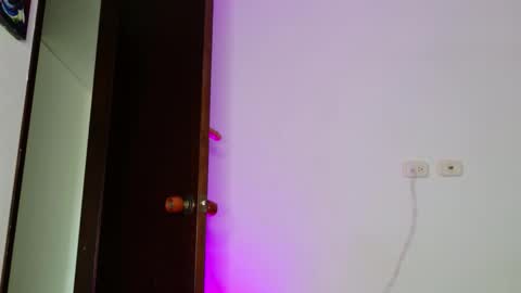 Isabella Hilton online show from October 20, 9:51 pm