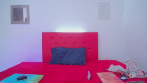 Snapshot of issa_kitty chatting on December 5, 4:28 pm issa_kitty online show from December 5, 4:28 pm