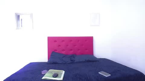 Snapshot of issa_kitty chatting on December 14, 5:47 pm issa_kitty online show from December 14, 5:47 pm