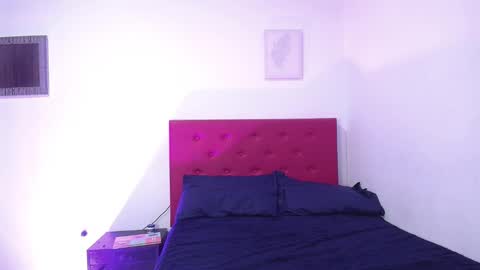Snapshot of issa_kitty chatting on December 26, 3:20 pm issa_kitty online show from December 26, 3:20 pm