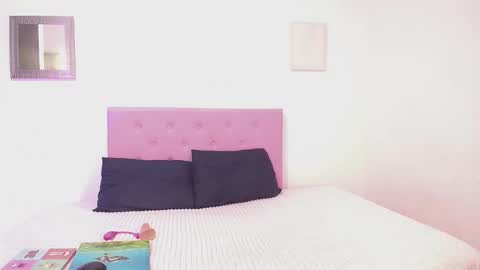Snapshot of issa_kitty chatting on January 22, 3:18 pm issa_kitty online show from January 22, 3:18 pm