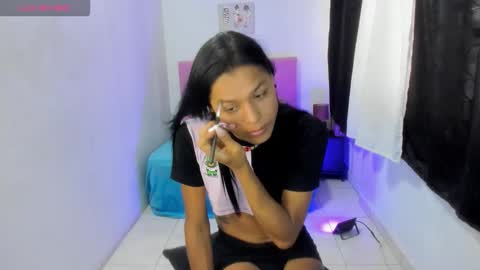 Snapshot of issa_kitty chatting on September 10, 7:13 pm issa_kitty online show from September 10, 7:13 pm