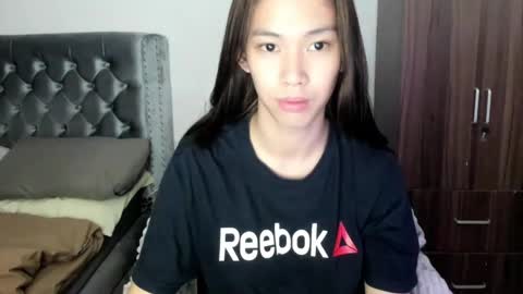 Snapshot of its_me_cora chatting on February 7, 5:41 am Cora online show from February 7, 5:41 am