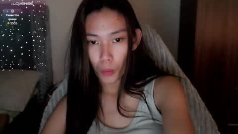 Snapshot of its_me_cora chatting on February 10, 5:47 am Cora online show from February 10, 5:47 am