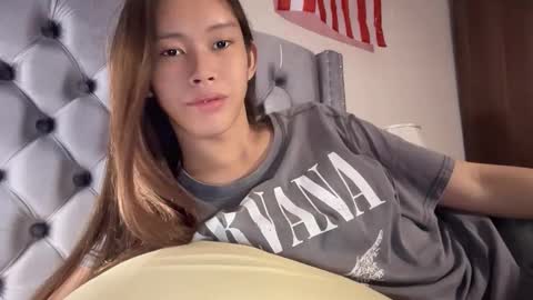Snapshot of its_me_cora chatting on September 25, 4:30 am Cora online show from September 25, 4:30 am