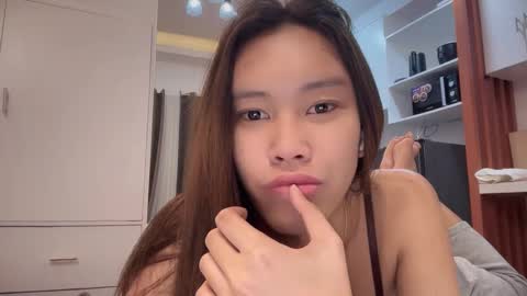 Snapshot of its_me_cora chatting on September 27, 10:57 am Cora online show from September 27, 10:57 am