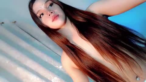 Snapshot of its_me_ezzie chatting on March 7, 6:15 pm EZZIE online show from March 7, 6:15 pm