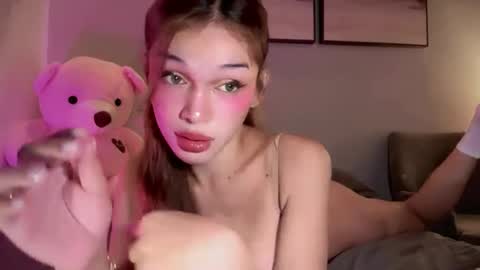 KellyPuth online show from October 6, 10:48 am