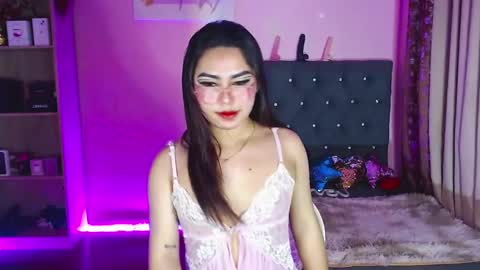 Snapshot of itsmesianaa29 chatting on December 5, 2:37 am Siana online show from December 5, 2:37 am