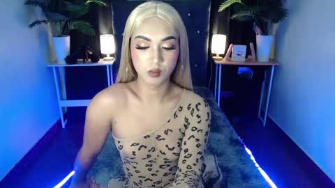 Snapshot of itsmesofiaa69 chatting on September 15, 8:14 pm Sofia online show from September 15, 8:14 pm