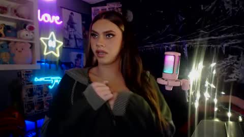 Nicki Foxx online show from January 3, 1:27 am