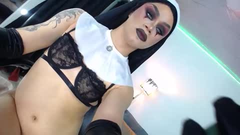 y  online show from November 1, 3:04 am