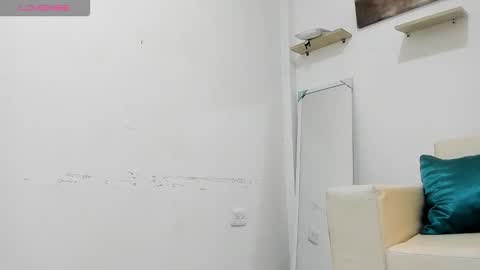 Ivon online show from November 25, 12:07 pm