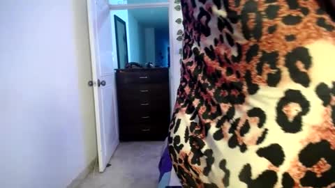 Snapshot of ivonne__hot chatting on October 2, 9:58 pm ivonne__hot online show from October 2, 9:58 pm