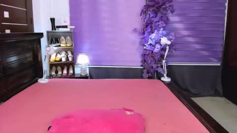 Snapshot of ivory_chanel chatting on September 17, 2:22 pm ivory_chanel online show from September 17, 2:22 pm