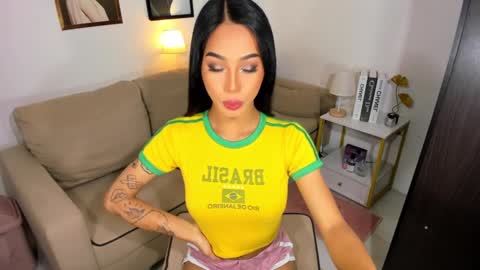 kirstenelsie online show from December 30, 12:42 pm
