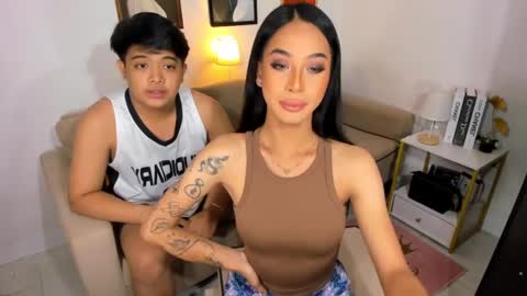kirstenelsie online show from January 2, 9:43 am