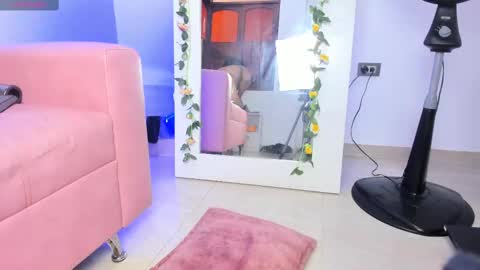 Snapshot of ivvi01 chatting on February 26, 7:49 pm IVVY online show from February 26, 7:49 pm