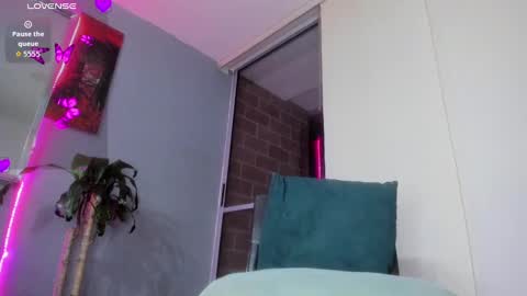 izamar online show from October 7, 1:39 am