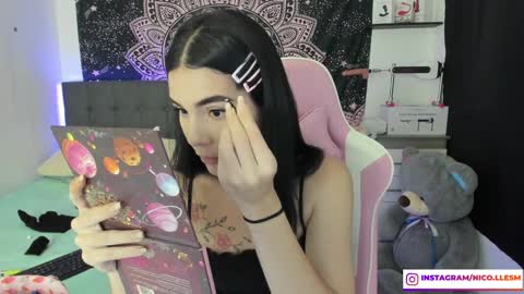 Snapshot of jade__weed chatting on January 7, 10:41 pm online show from January 7, 10:41 pm