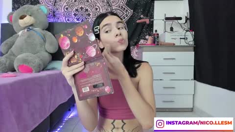 Snapshot of jade__weed chatting on February 2, 11:00 pm online show from February 2, 11:00 pm